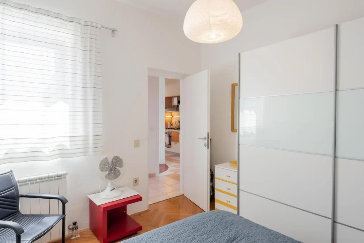 Apartment Anna 2 Pula 0*,